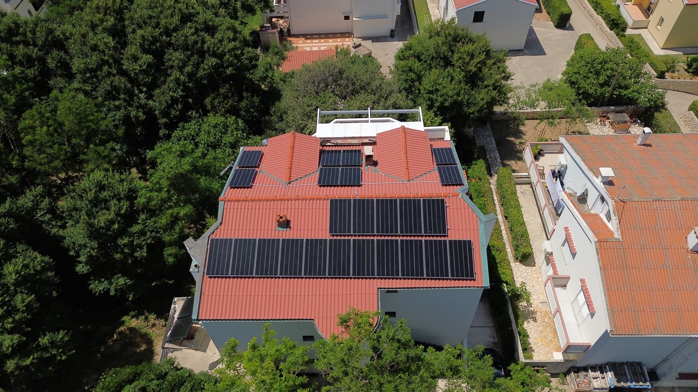 Solarna elektrana 9,96 kW, crijepne ploče, Pag